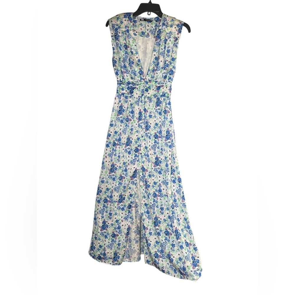 Zara Deep V-Neck Floral Maxi Dress Size Medium
Floral Blue Sleeveless Dress - Picture 7 of 12